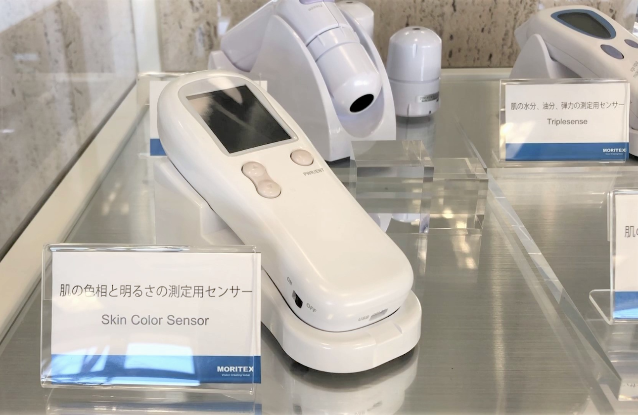光学設計と画像処理のノウハウを生かした肌測定器を開発