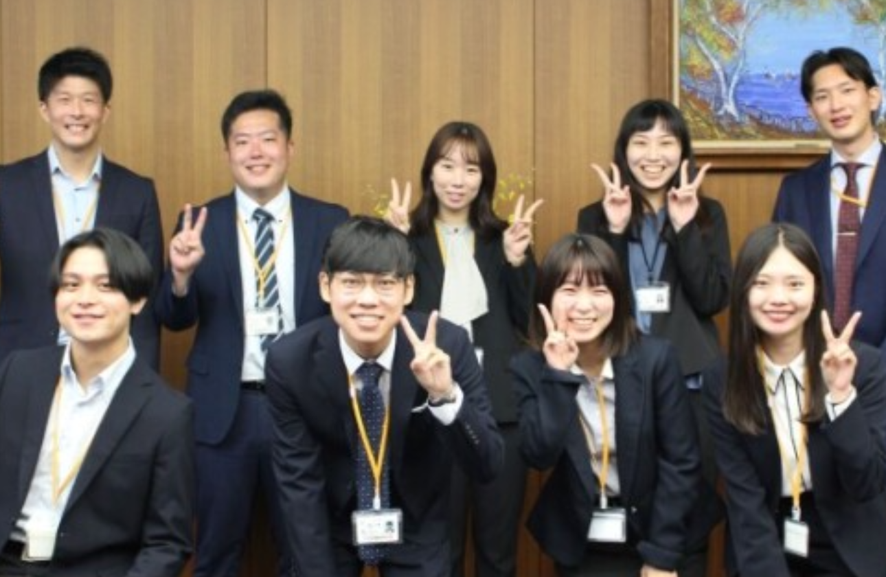 文系理系、専攻している学科などは不問です。株や証券の専門知識も問いません。