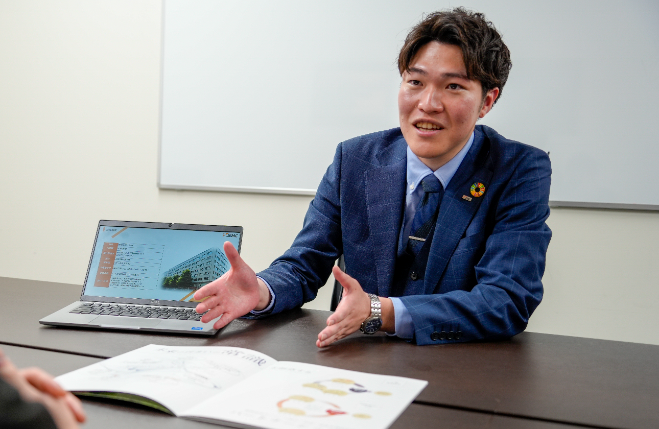 「スピード成長」 創業11年半で東証一部上場!