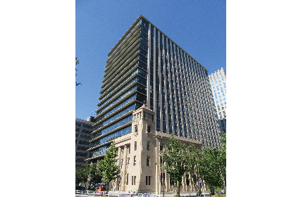 神保町にあるテラススクエアというビルです。
こちらの10Fに当社オフィスがあります。