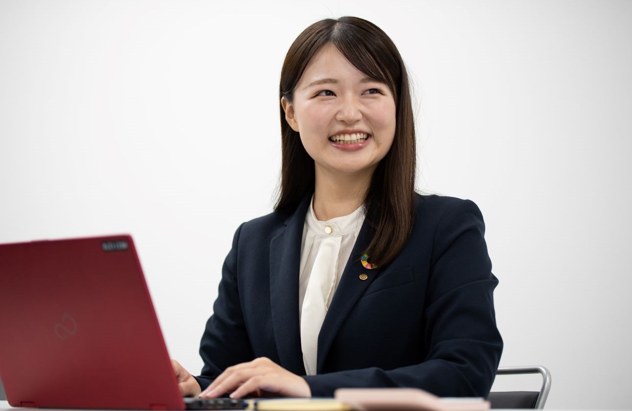 https://www.marusan-sec.co.jp/
＞採用情報＞TOP＞先輩メッセージ動画 