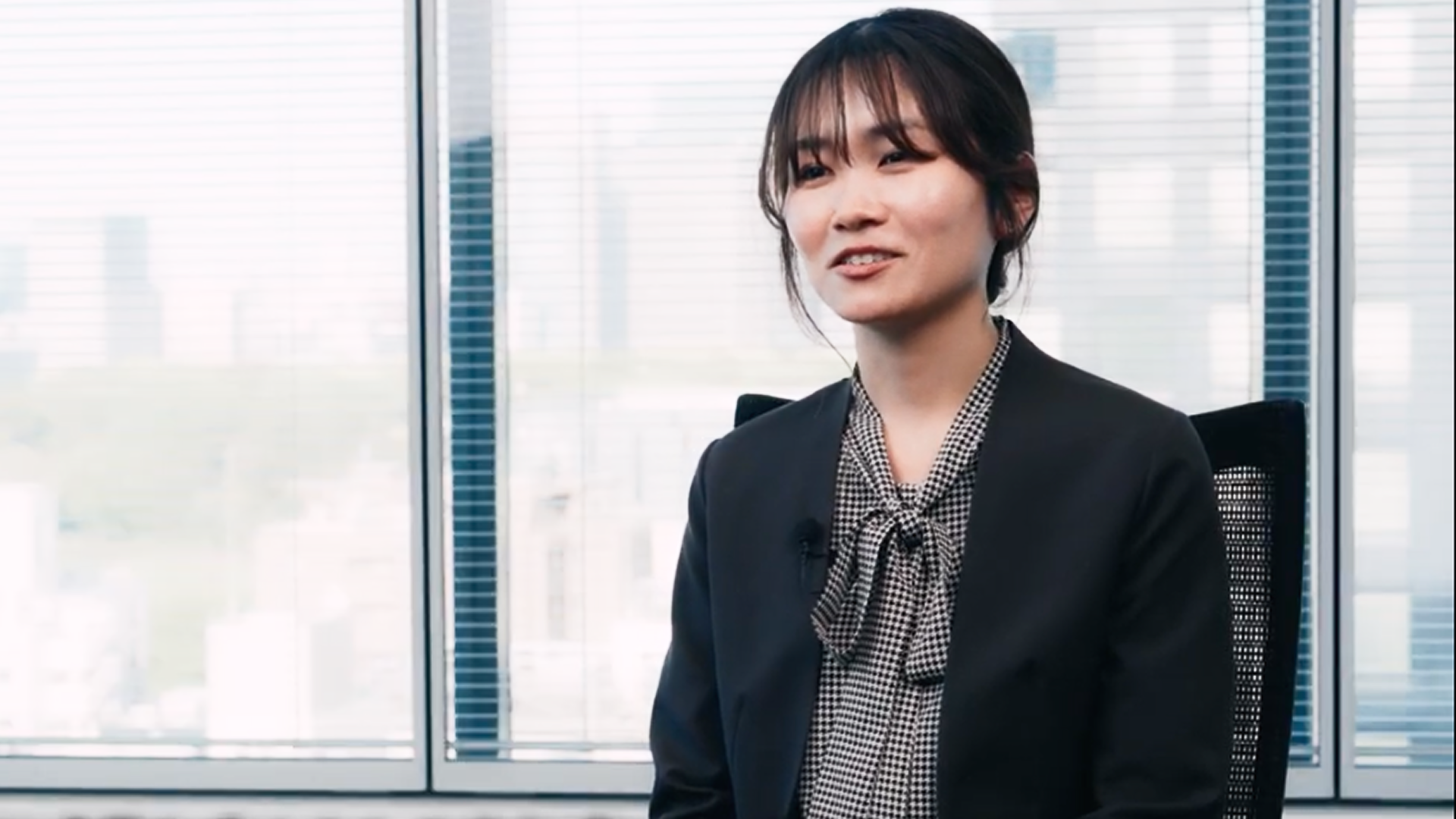 【日立コンサルティング】社員インタビュー動画|AI&スマートインダストリーディビジョン稲角朋美さん