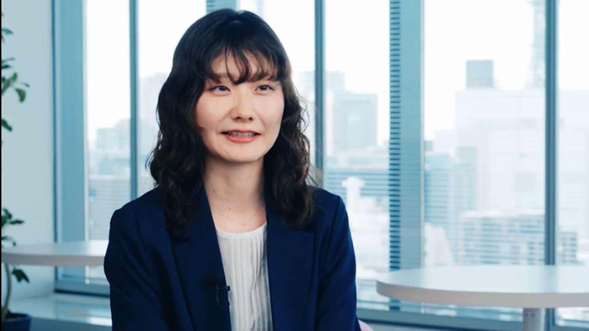 【日立コンサルティング】社員インタビュー動画|AI&スマートインダストリーディビジョン水上栞さん